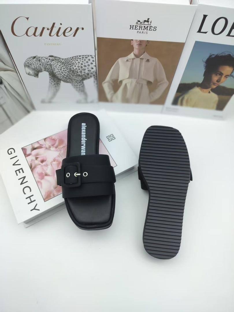 # 0 Alexander slippers