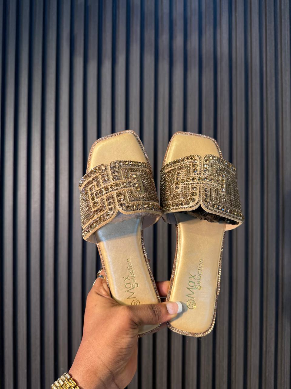 # 0 Pretty Slippers