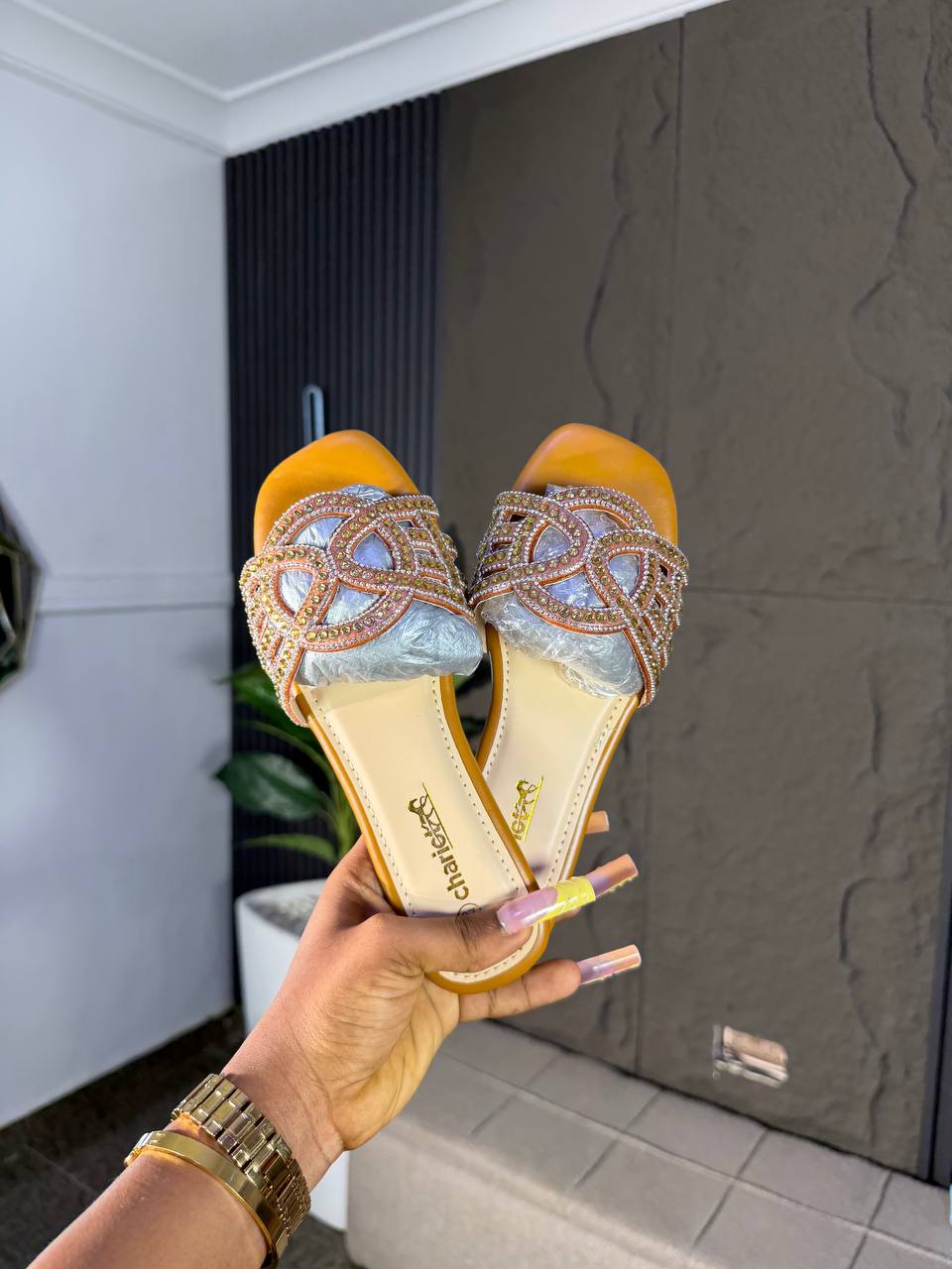 # 0 Chariot slippers