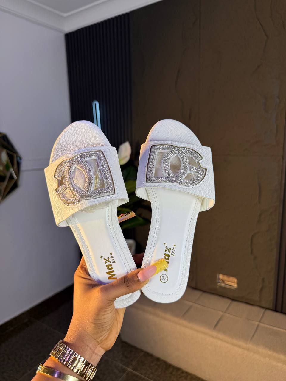 # 0 D and G SLIPPERS